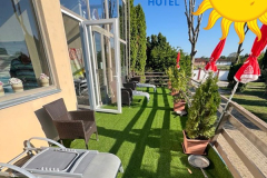 siofok_piknik_wellness_hotel_napozoterasz